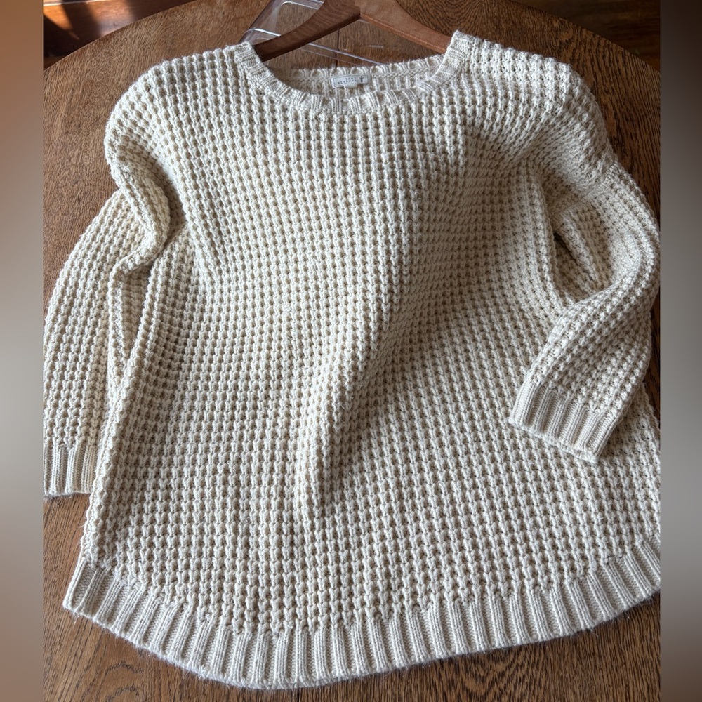 Knot Sisters Size Small Beige Chunky Sweater
